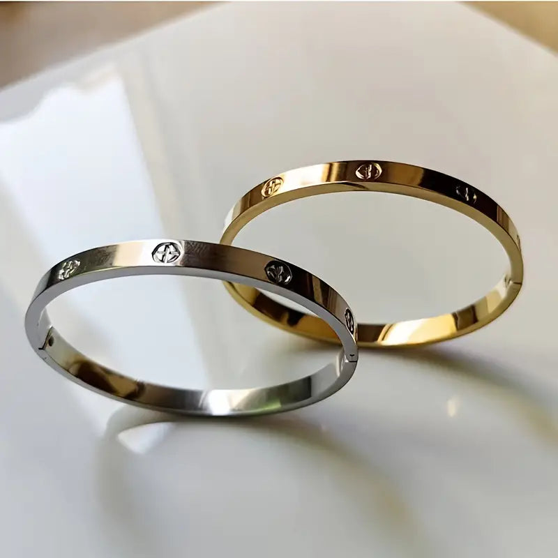 ✨ Sleek Unisex Bracelet in Gold & Silver Finish ✨
