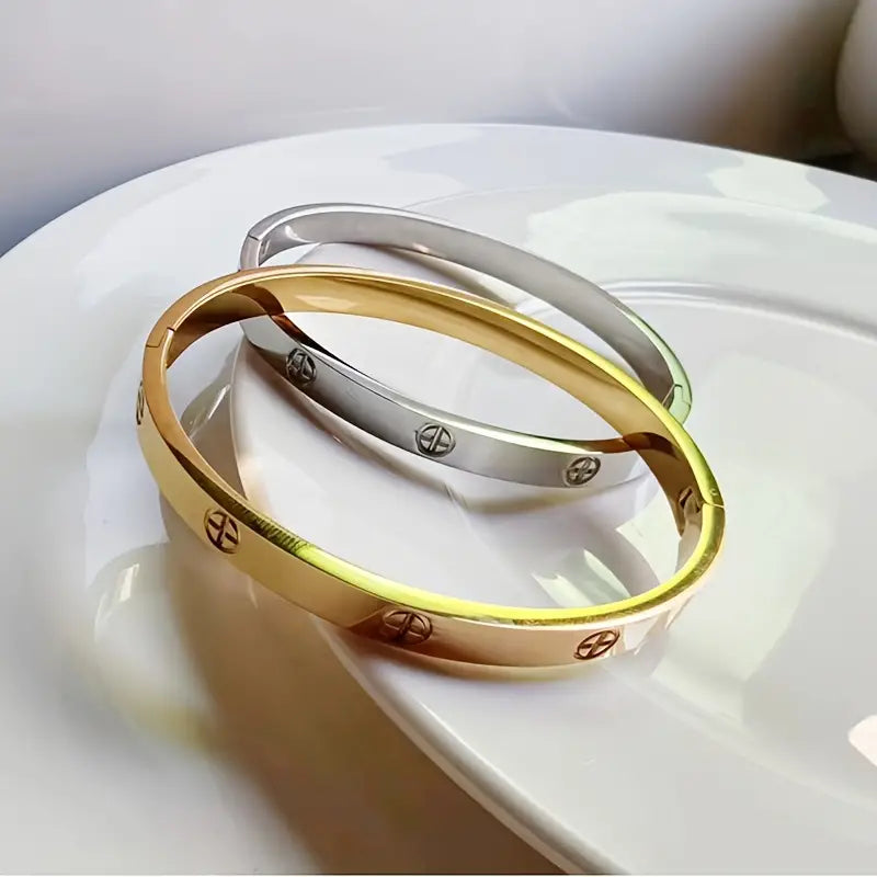✨ Sleek Unisex Bracelet in Gold &amp; Silver Finish ✨