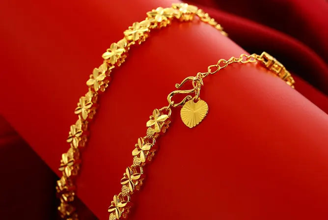 bracelet Shimmering Lucky Clover Heart Bracelet -  Luxury Charm