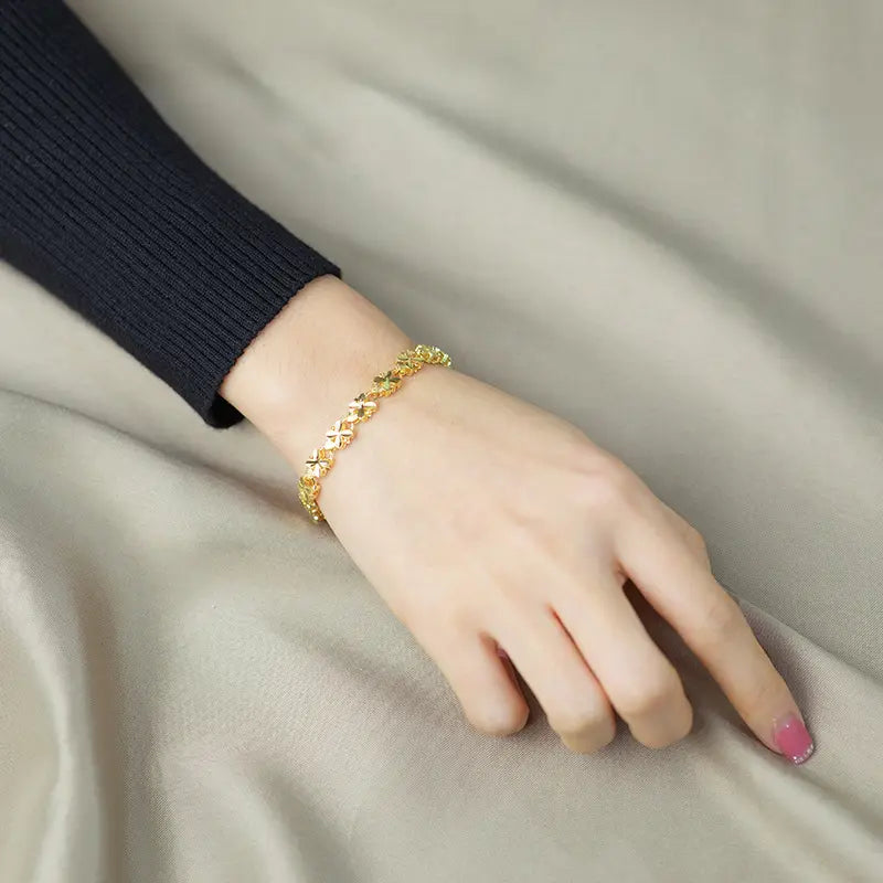 bracelet Shimmering Lucky Clover Heart Bracelet -  Luxury Charm