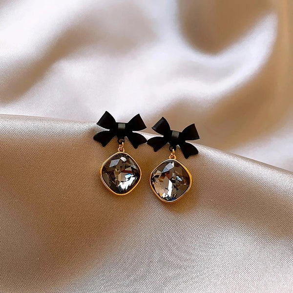 Black Elegance Statement Bows