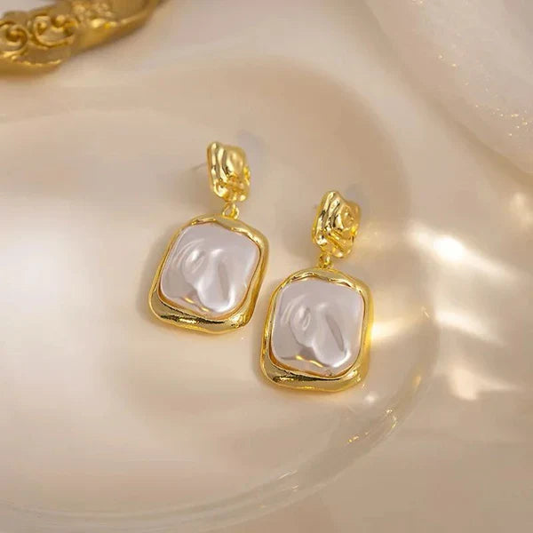 Vintage Glamour Gold Studs
